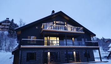Nyproducerad lägenhet i Tegefjäll med ski-in-läge