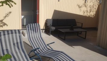 Attefallshus + litet gårdshus i centrala Visby