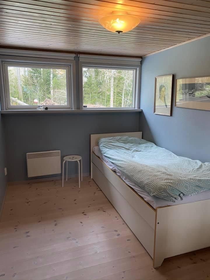 Modernt fritidshus i Roslagen för 1-2 familjer – bild 10 av 14