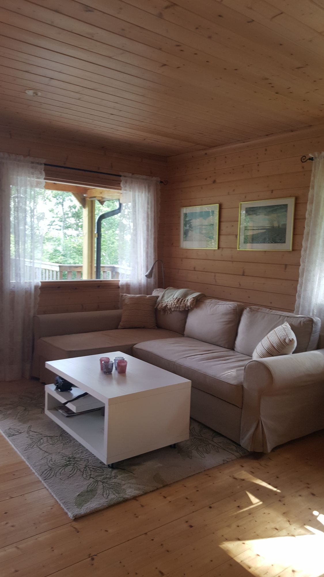 Hus på stor strandtomt vid sjön Mälaren – bild 23 av 24