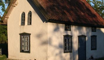 Mysigt kalkstenshus på Östra-Gotland