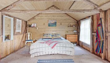 Liten stuga, 10 min skogspromenad till havsbad