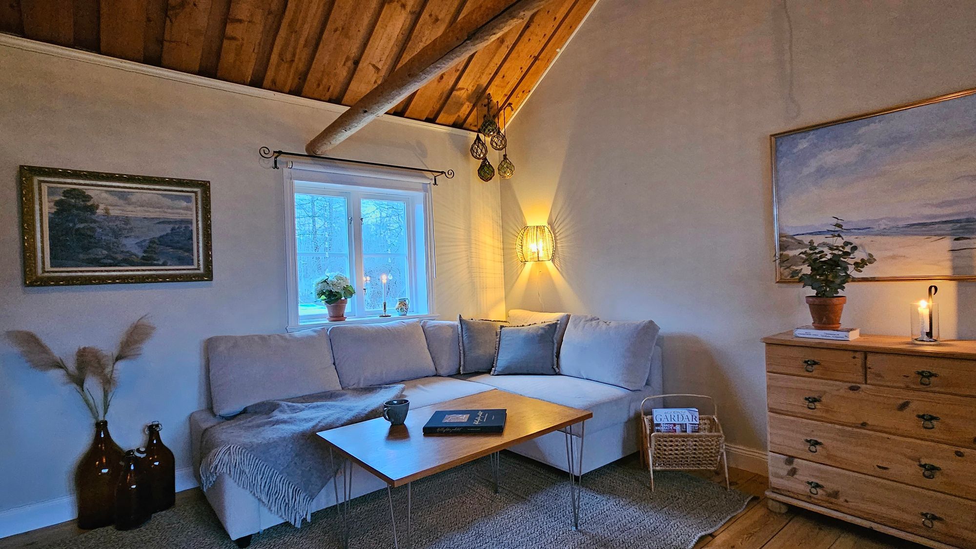 Sjöstuga vid Mälaren – brygga, roddbåt & bastu – bild 7 av 24