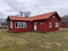 Bo intill havet vid Neptuniåkrar