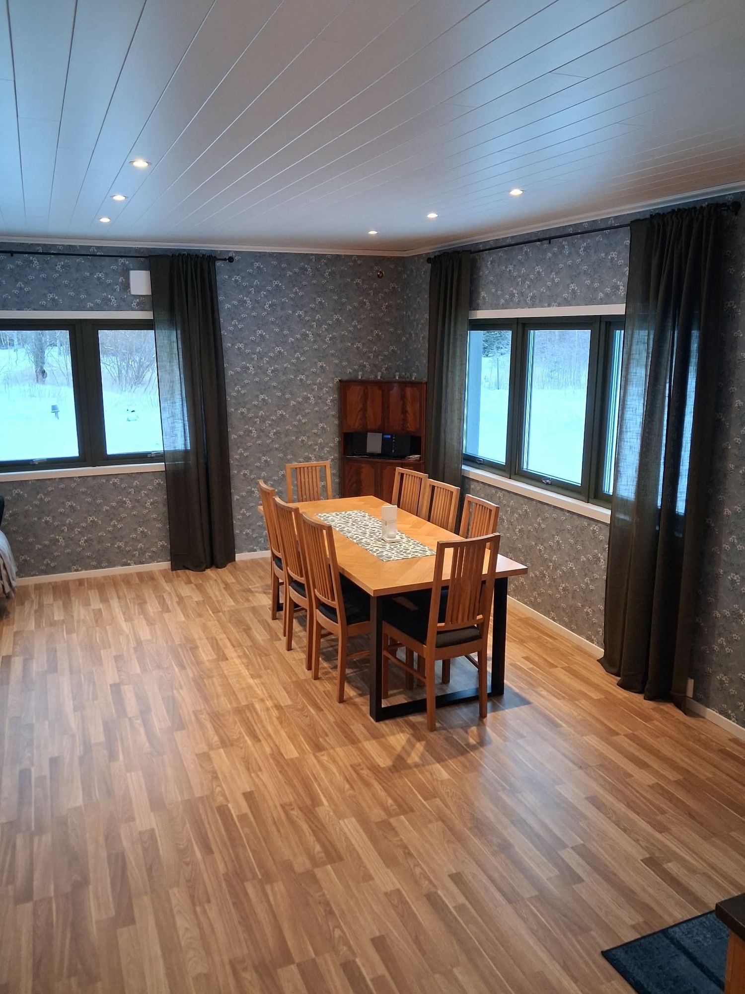 Nybyggd stuga i ett plan med 4 - 6 bäddar. – bild 6 av 16