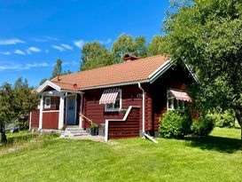 Mysig stuga i by nära centrala Leksand