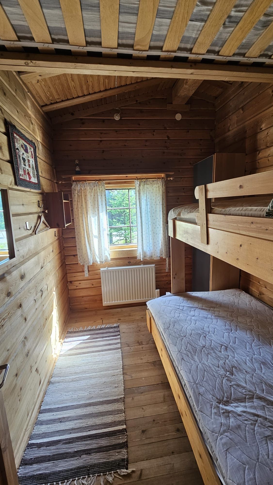 Trivsam, blå stuga i Lofsdalen – bild 12 av 18