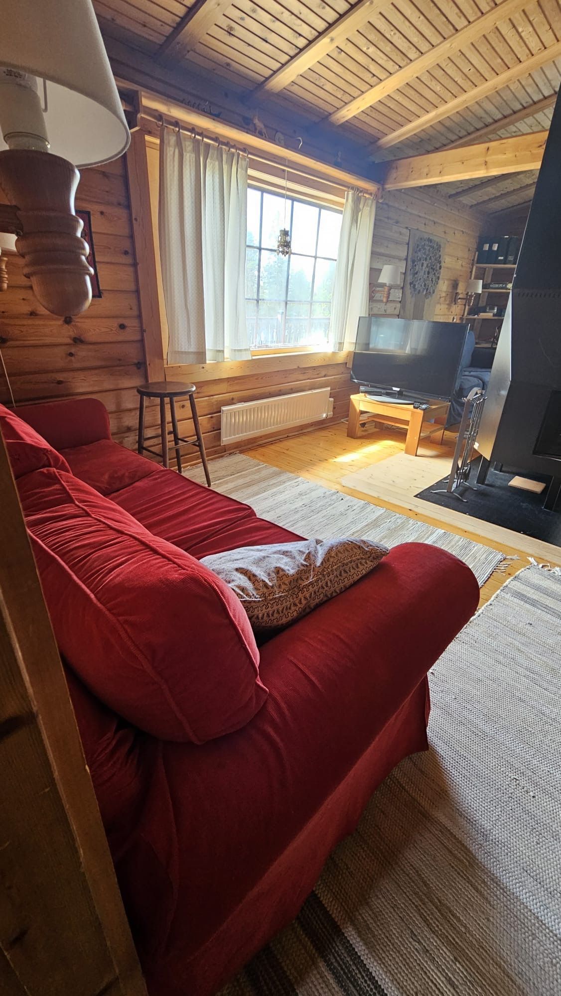 Trivsam, blå stuga i Lofsdalen – bild 8 av 18