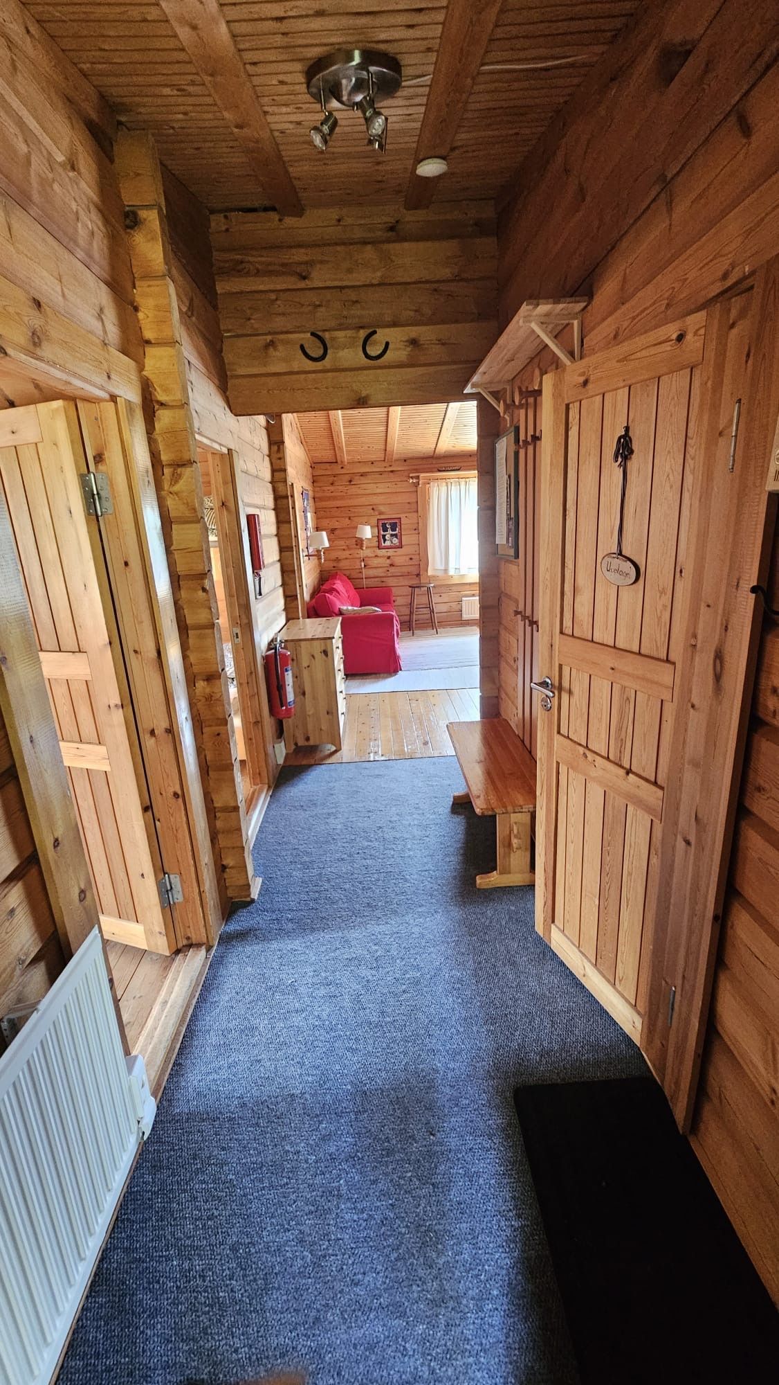 Trivsam, blå stuga i Lofsdalen – bild 16 av 18