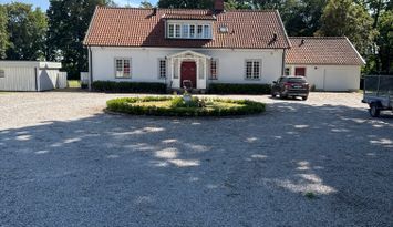 Stort Underbart Hus på landet nära hav och vandrib