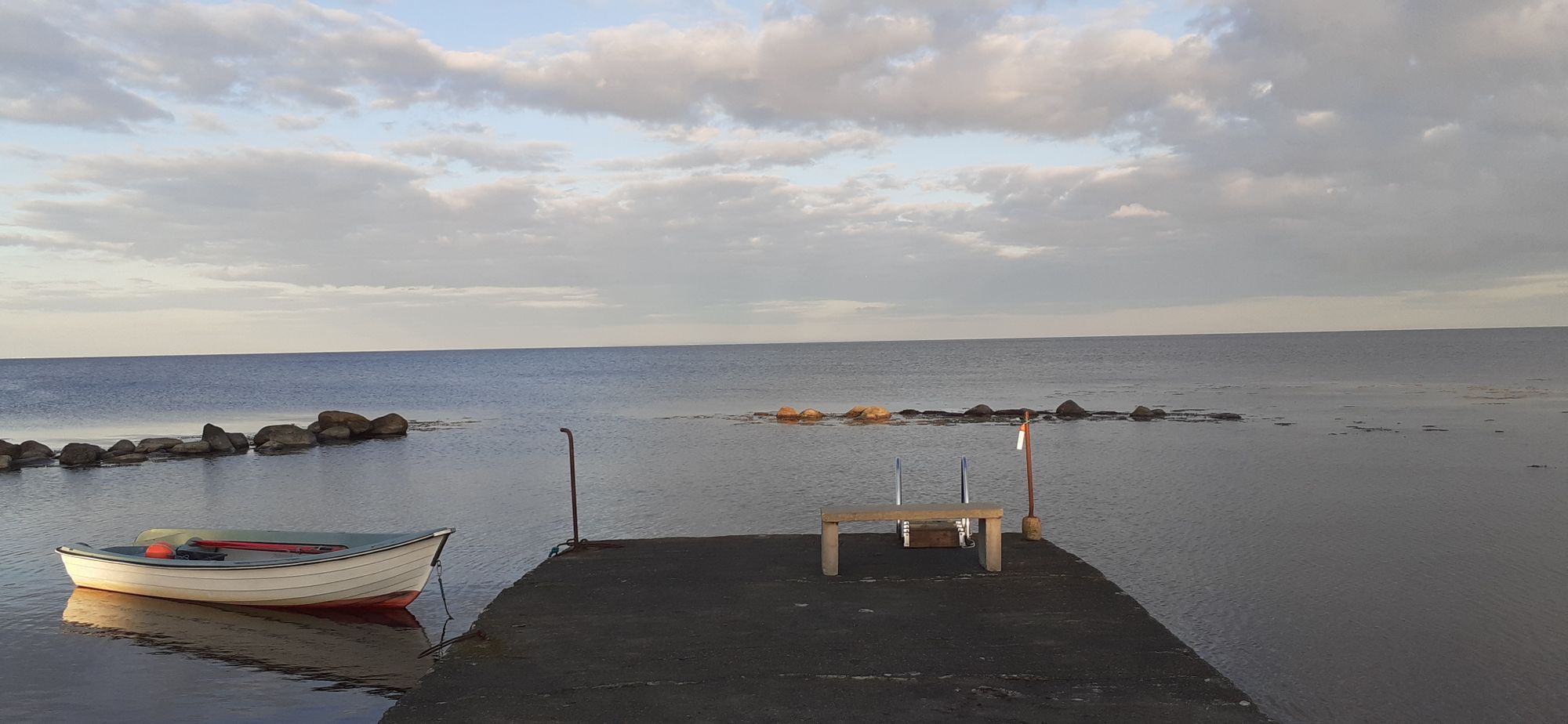Stuga alldeles vid havet – bild 17 av 17