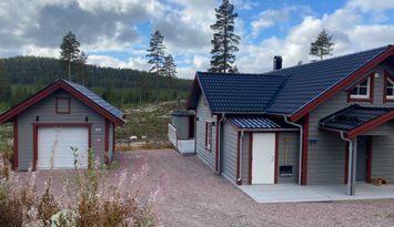 Modern fjällstuga med 8 bäddar.