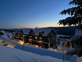 Åre Sadeln/Björnen(ski in/ski out+nära längdskid.)