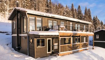 Stort modernt hus nära natur och backar i Åre