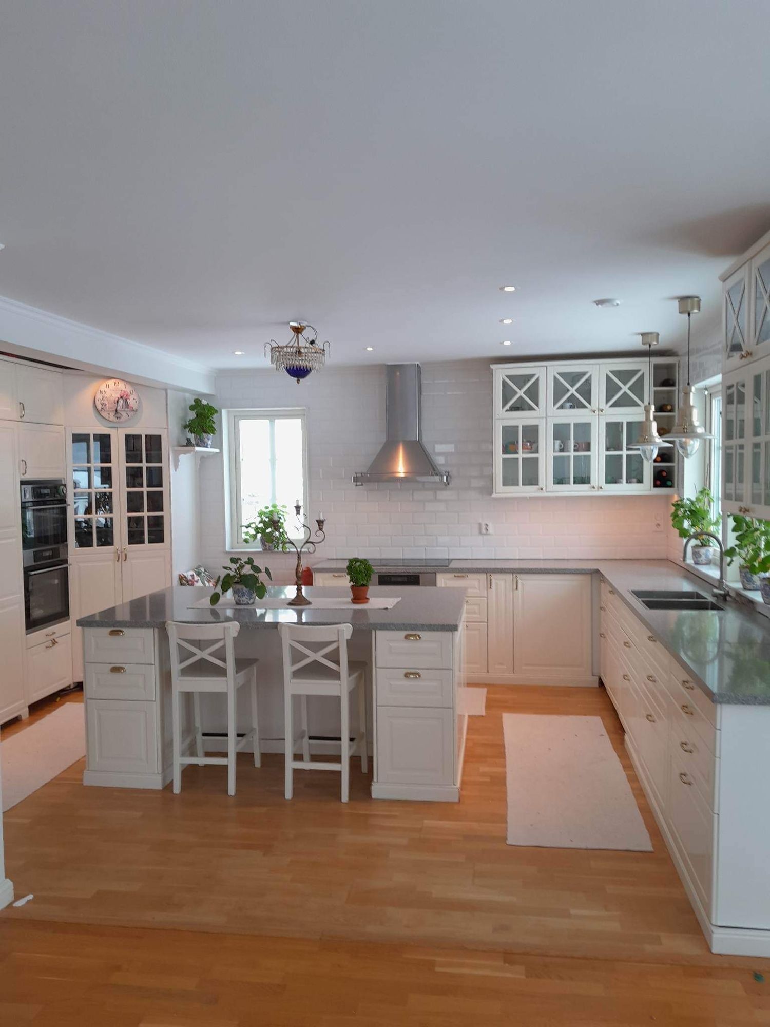Nybyggd villa med sjötomt och egen brygga – bild 13 av 20