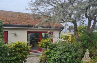 Lovely back building in Borstahusen to let