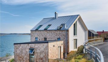Hus för 6 med fantastisk havsutsik och sjöbod