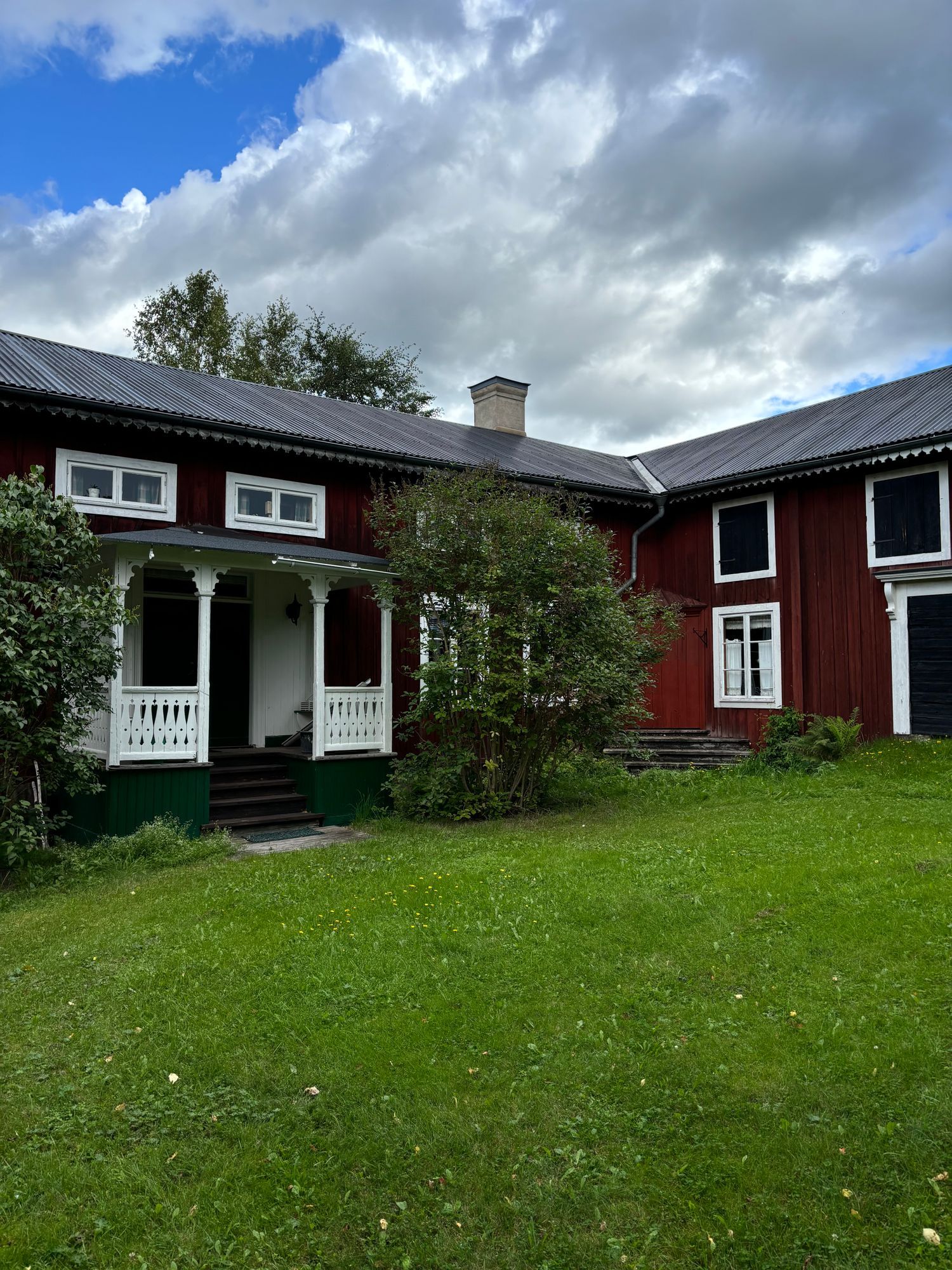 Bo på en Hälsingegård i sommar