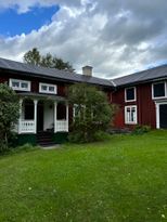 Bo på en Hälsingegård i sommar