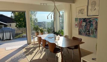 Modern villa med magisk havsutsikt