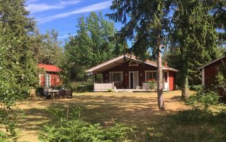 Two summer cottages in Fröjel, Gotland
