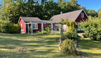 Charmigt fritidshus i Södra Lökaröd, Österlen