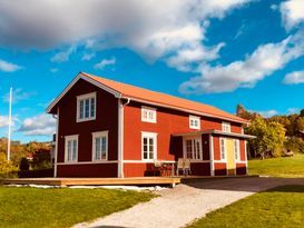 Nyrenoverad Villa/Fritidshus m utsikt över Siljan!