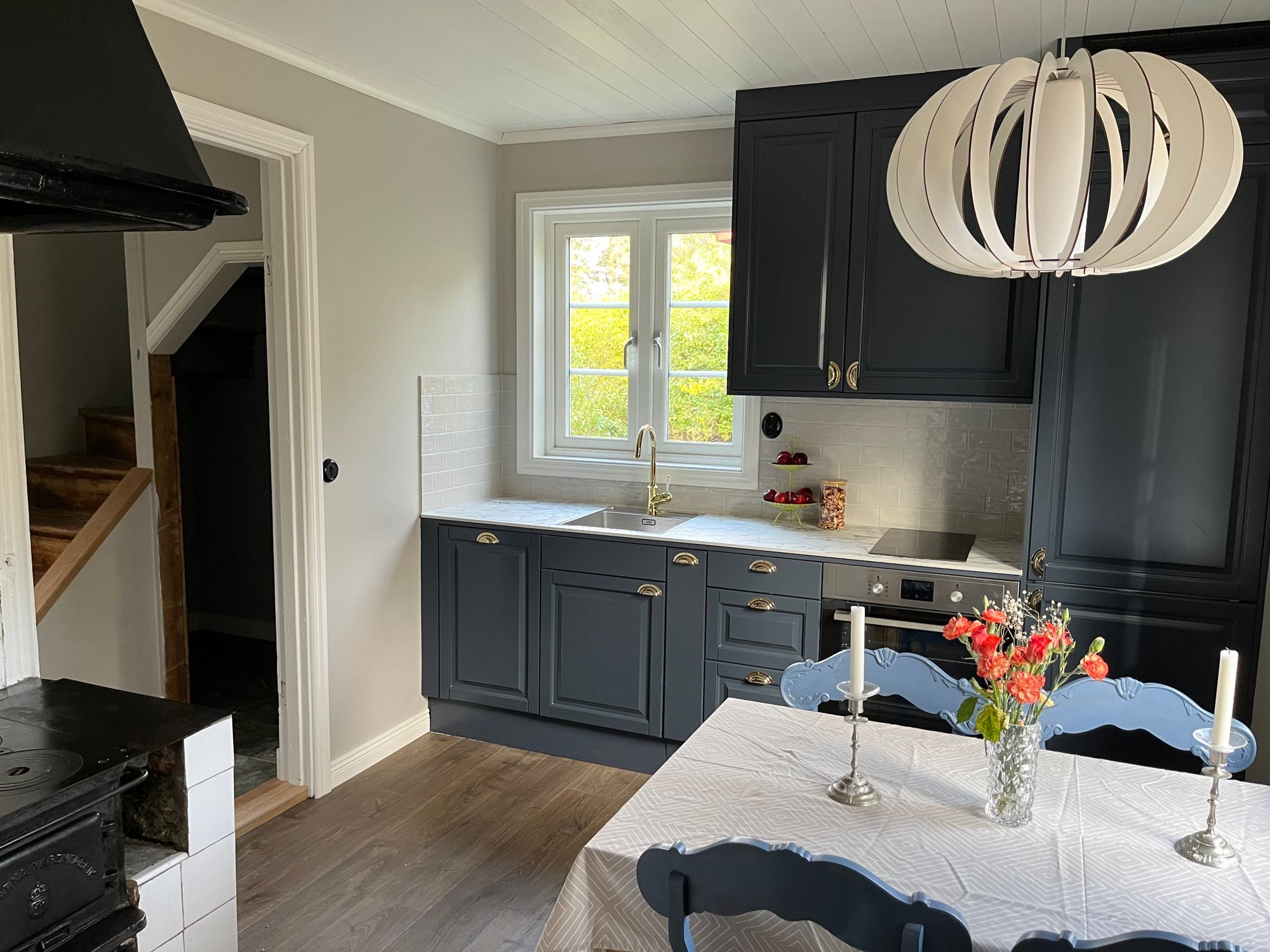 Nyrenoverat hus från 1920-talet – bild 4 av 10