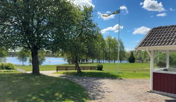 Mysig stuga med sjönära läge!