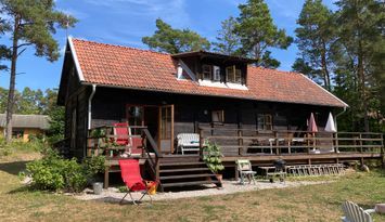 Trivsamt bulhus i Valleviken på norra Gotland