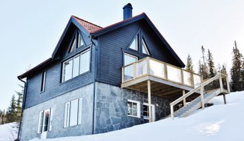 V 52 Modernt hus för 2 familjer, ski in/ski out