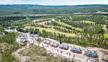 Lyxig Lodge vid golfbanan altan sydväst och bastu!