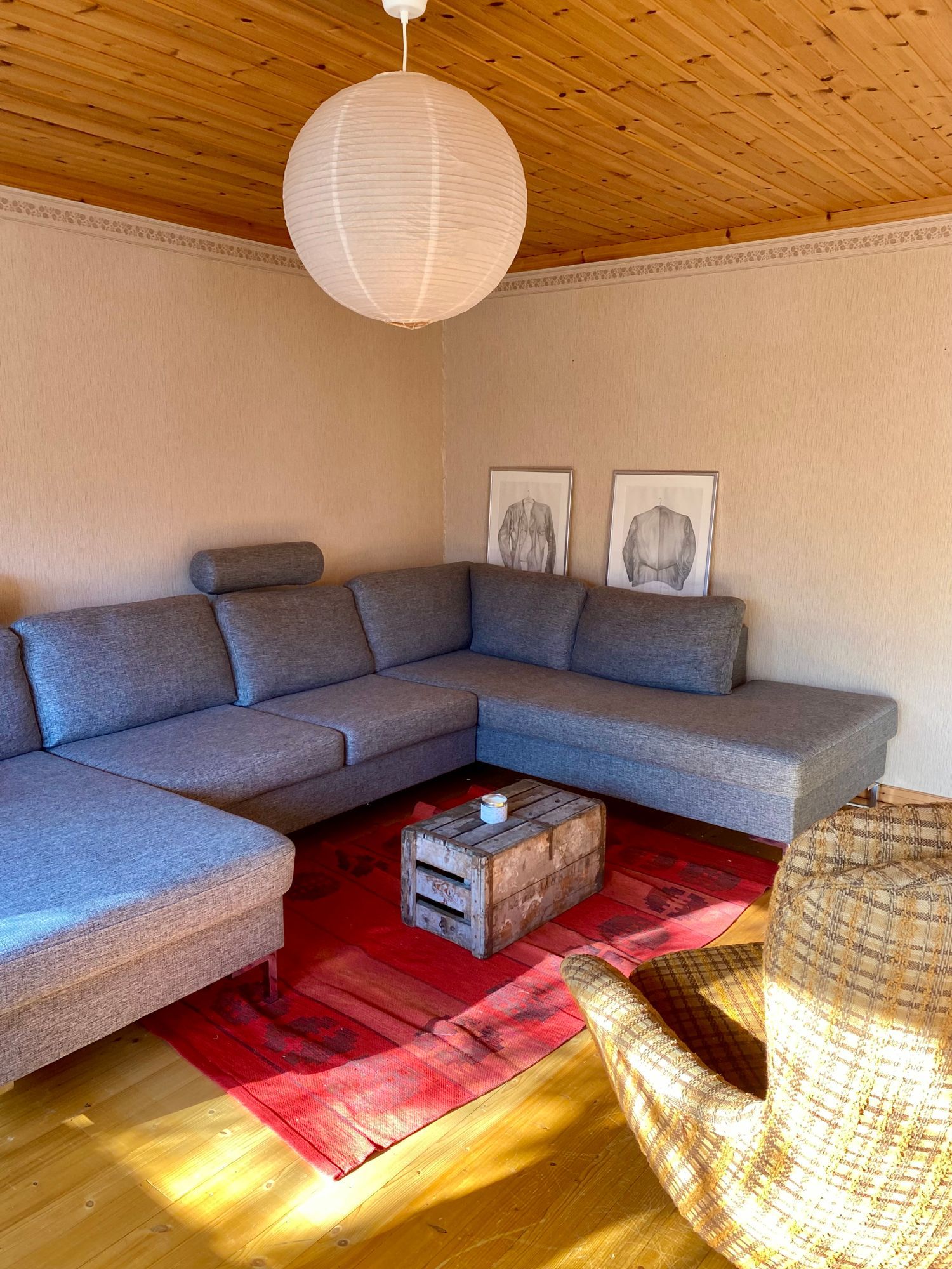 Stuga mitt i en skogsidyll – bild 7 av 9
