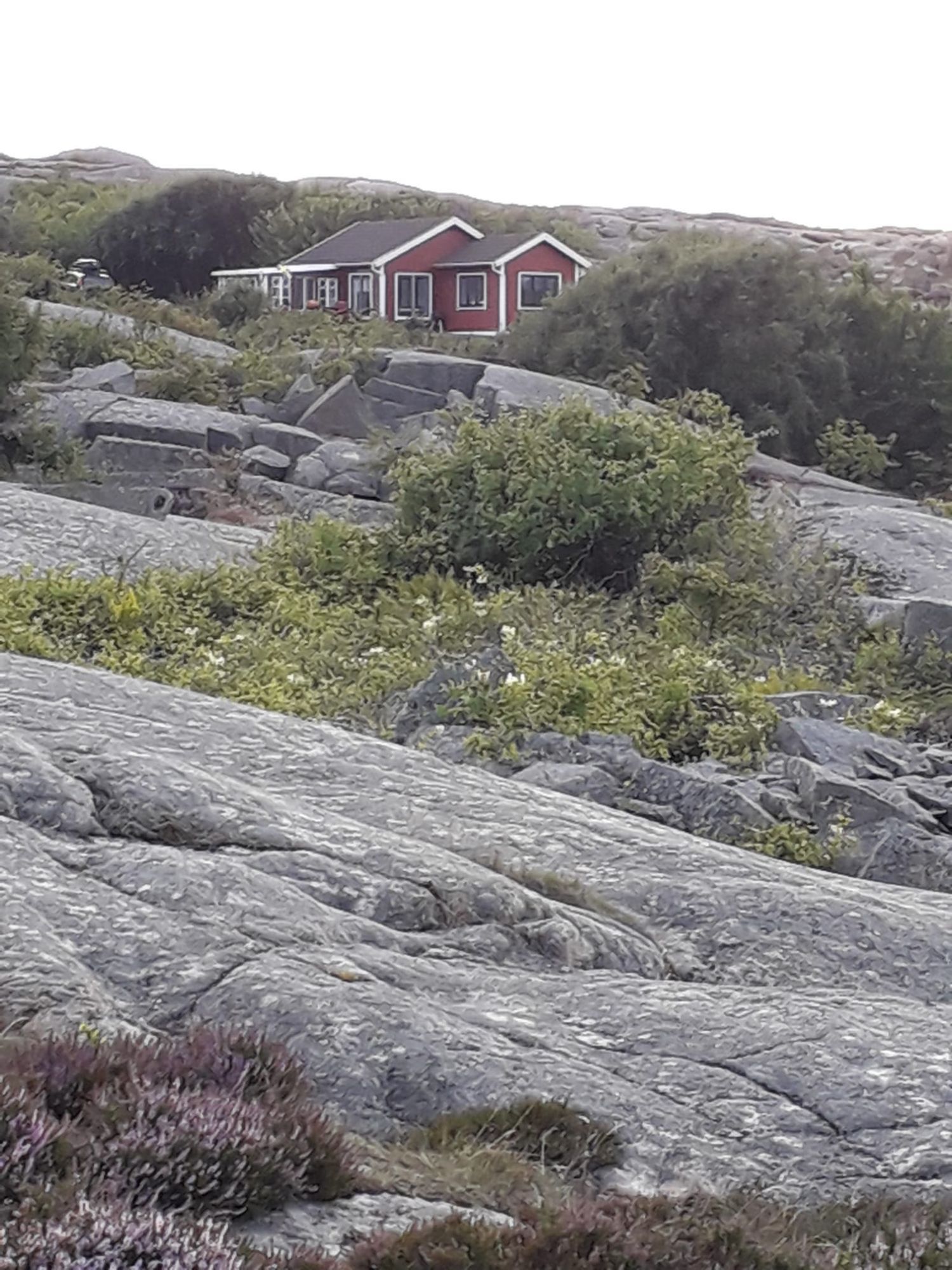 Havsnära stuga med charm Ramsvik, Hunnebostrand – bild 2 av 9