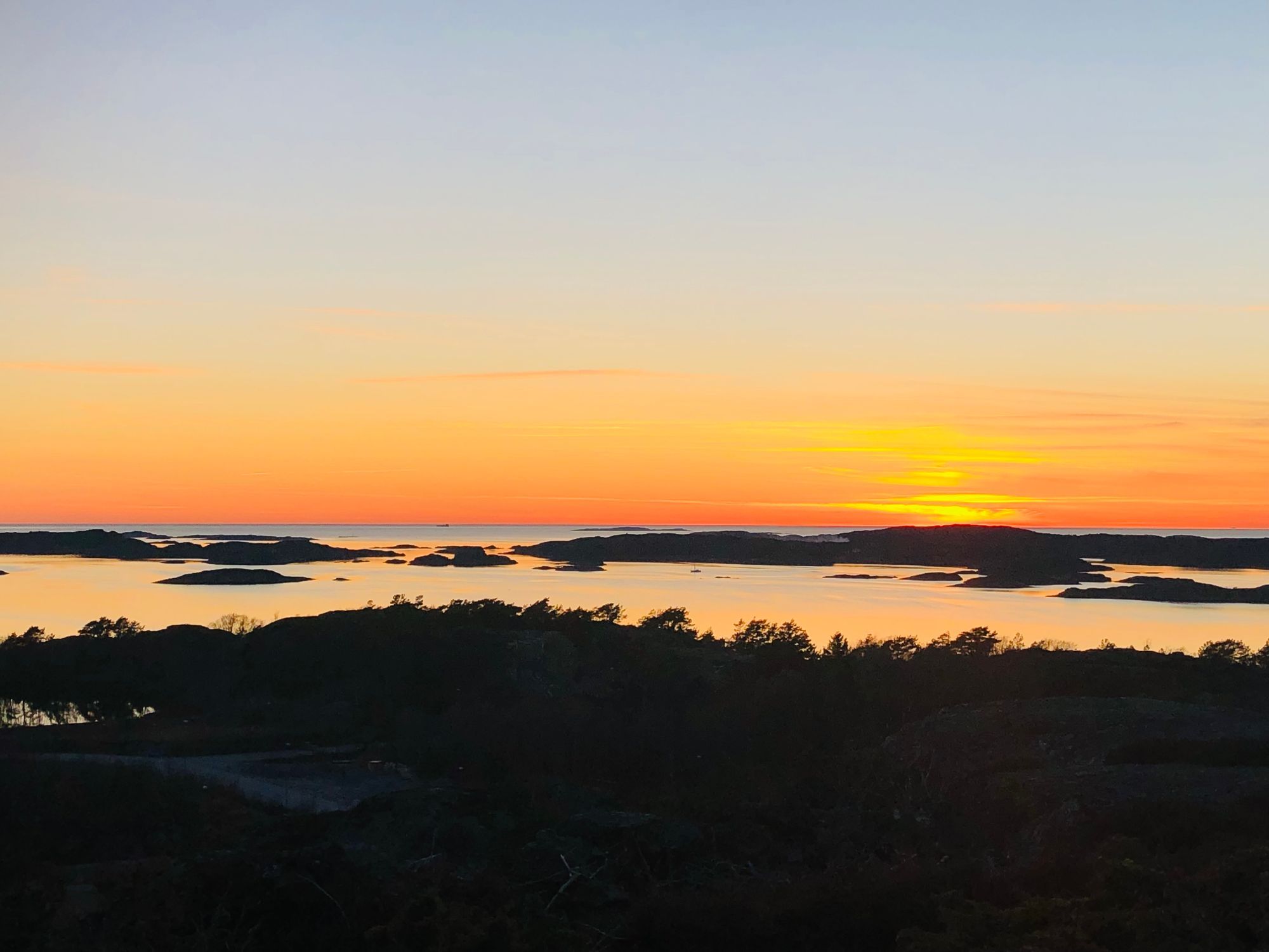 Mysig sommarstuga vid Ellös – bild 4 av 19