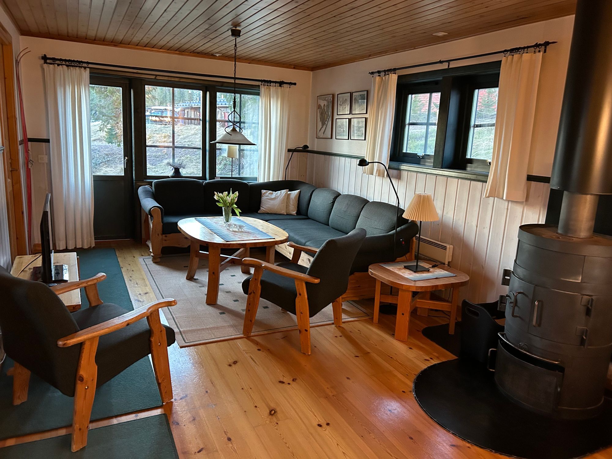 LINDVALLEN Ski-in/-out Blå byn 8 bäddar, ö spis – bild 2 av 9