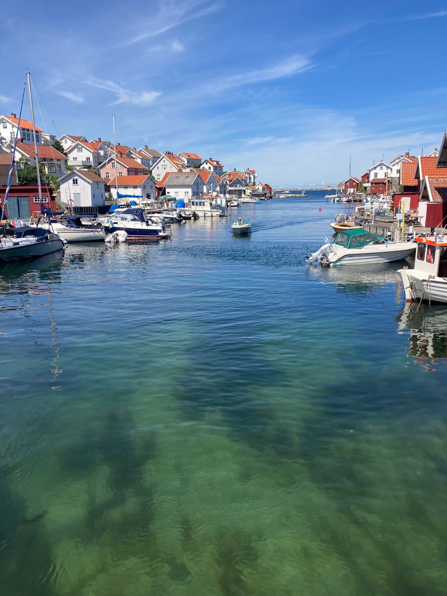 Gullholmen- Charmig Stuga på ön "Bohusläns pärla". – bild 8 av 11
