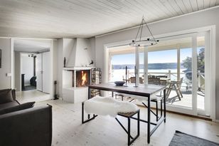 Avskild sjötomt med egen brygga 50 min från Sthlm