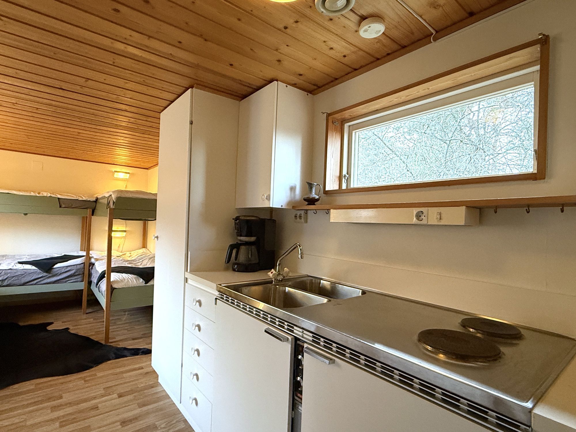 Stuga med skyddat läge nära havet – bild 23 av 24