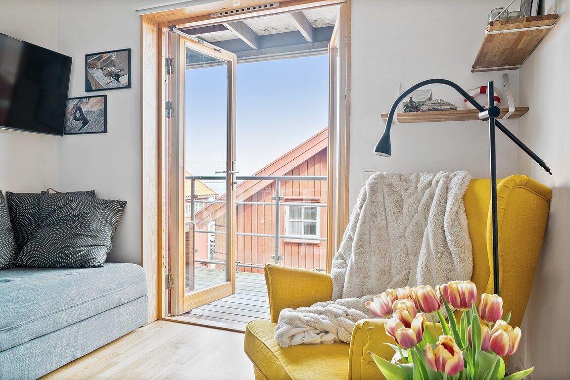 Havsutsikt och dopp i solnedgången på Käringön – bild 9 av 24
