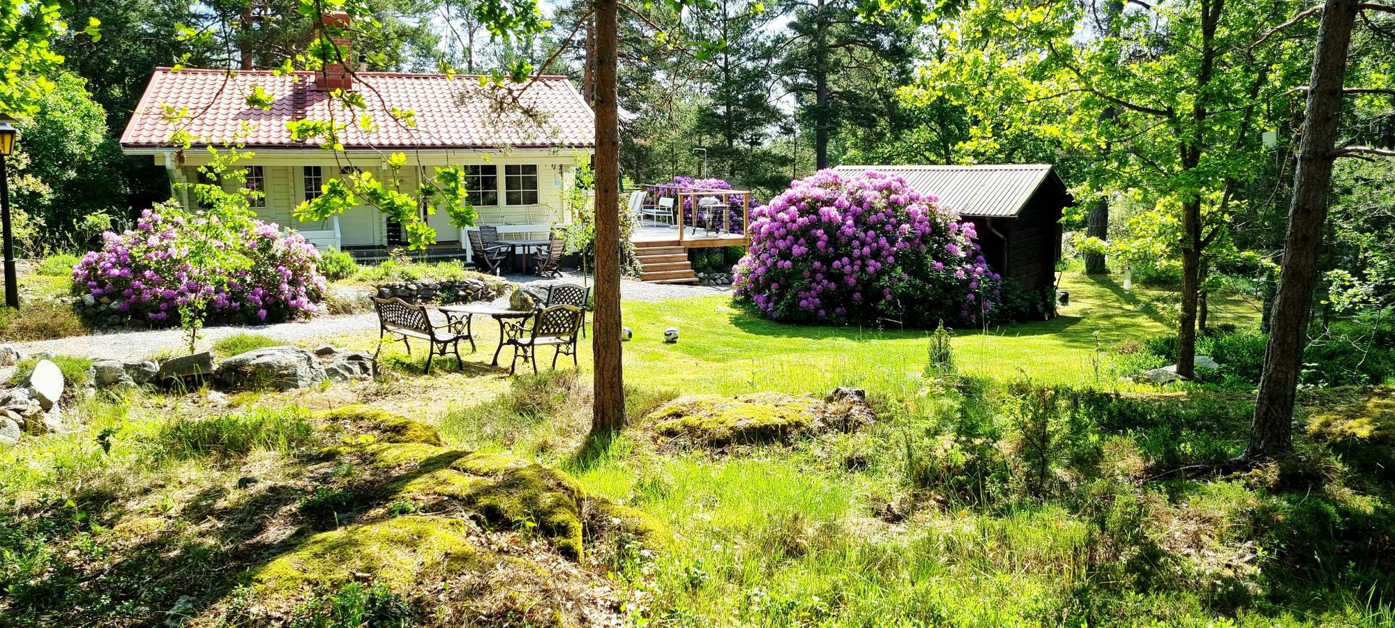 Charmig sommarstuga med härligt barnvänlig tomt – bild 18 av 21