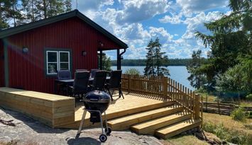 Mysig stuga på landet i charmiga Gamlebyviken