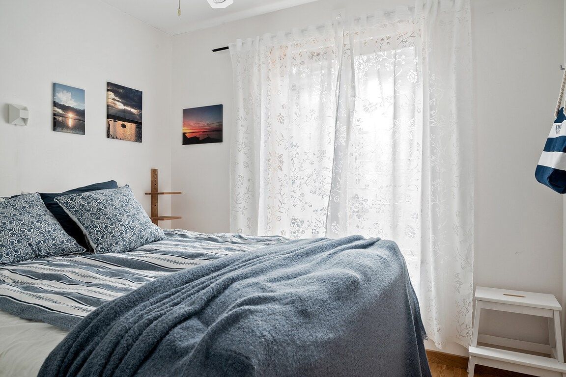 Havsutsikt och dopp i solnedgången på Käringön – bild 19 av 24