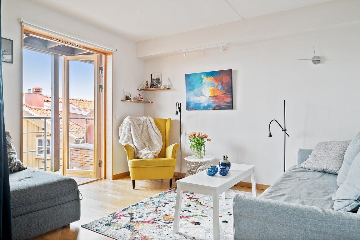 Havsutsikt och dopp i solnedgången på Käringön – bild 21 av 24