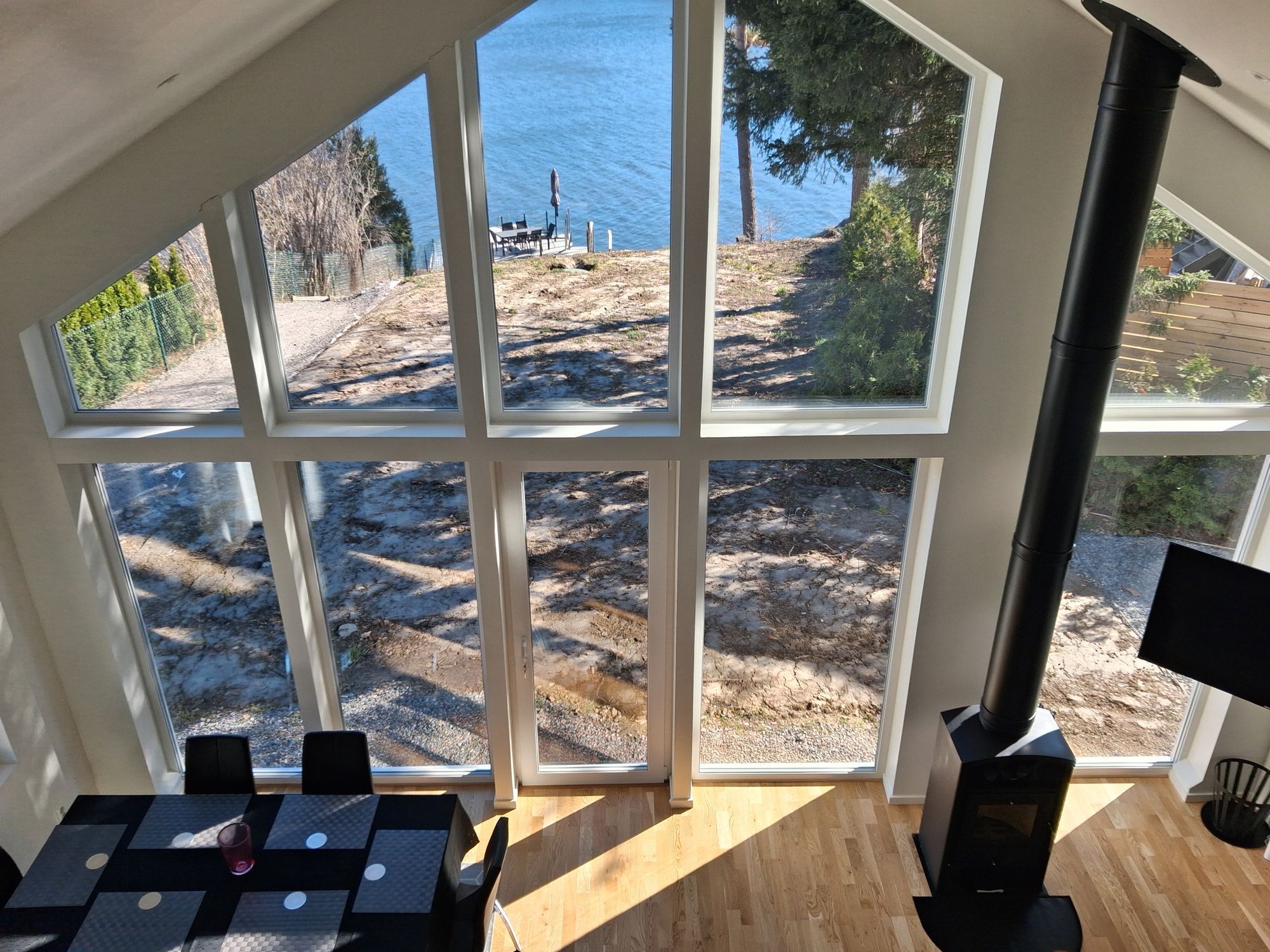 Exklusivt hus på strandtomt – bild 18 av 24