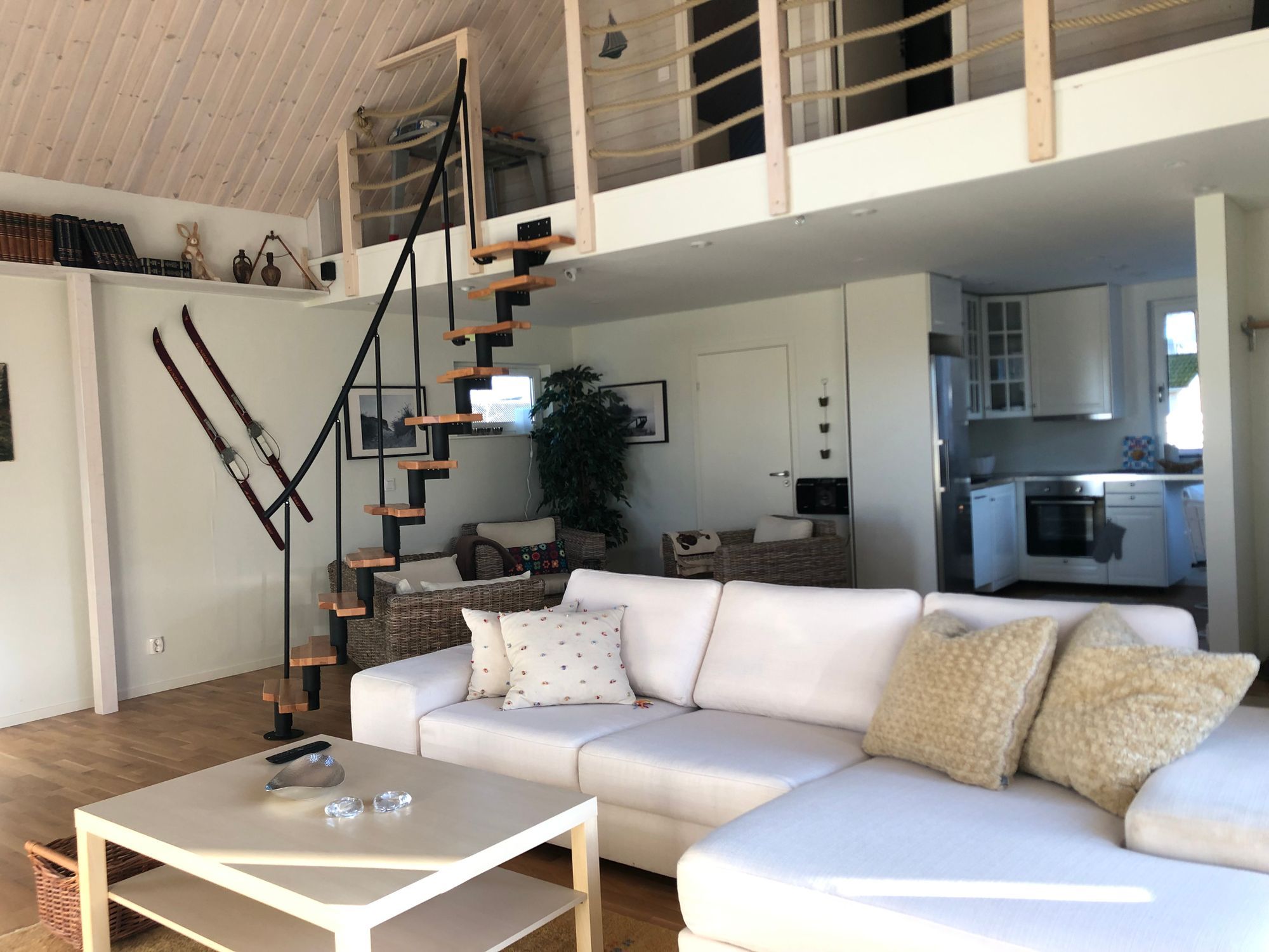 Drömboende med pool i hjärtat av Höganäs! – bild 3 av 24