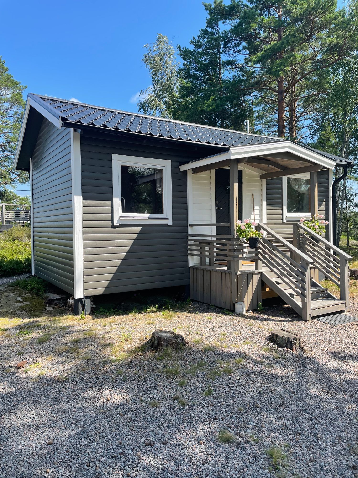 Vacker stuga med havsutsikt i Tjust skärgård – bild 15 av 20