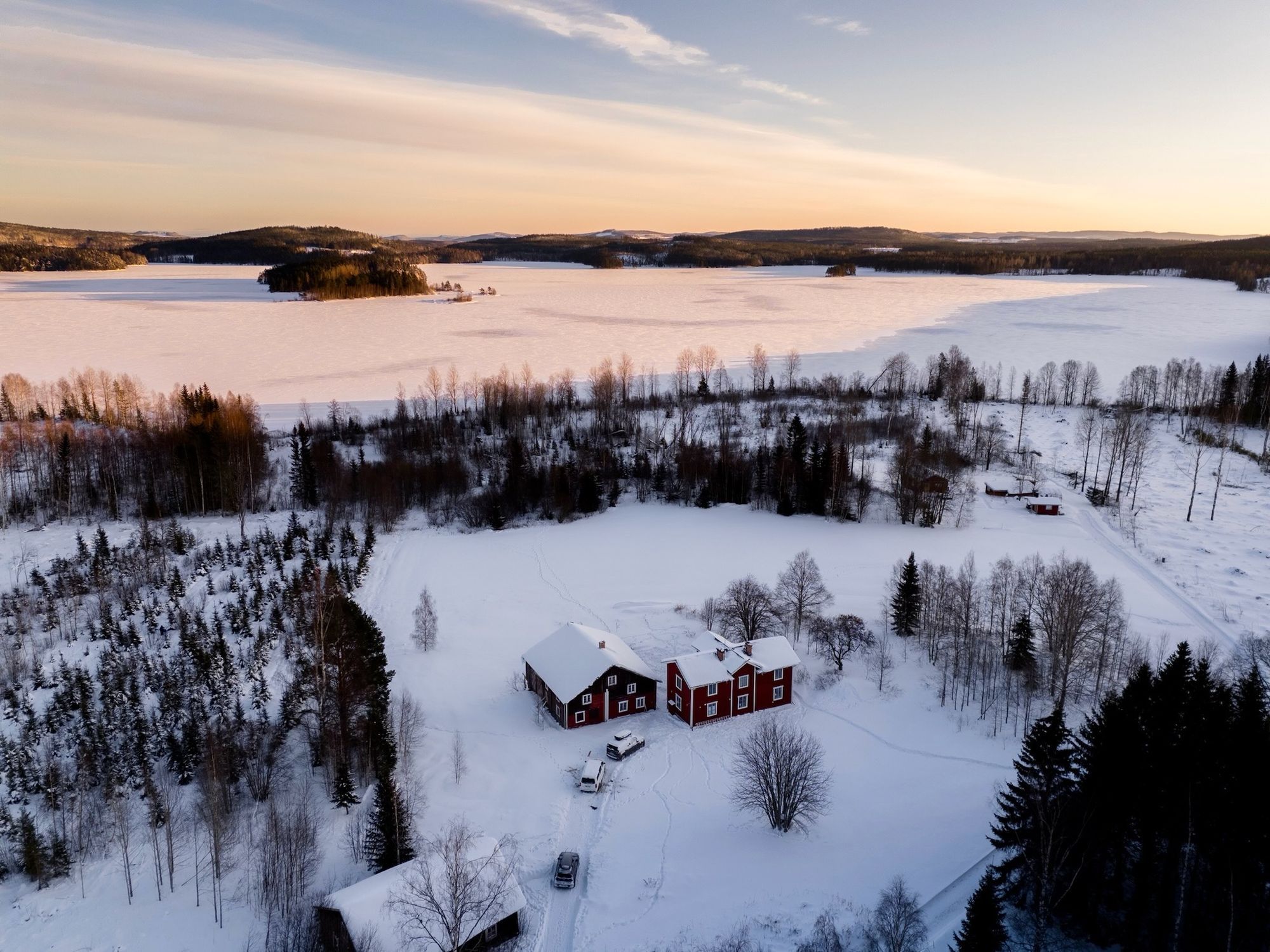 Familjevänlig Hälsingegård nära sjö – bild 8 av 24