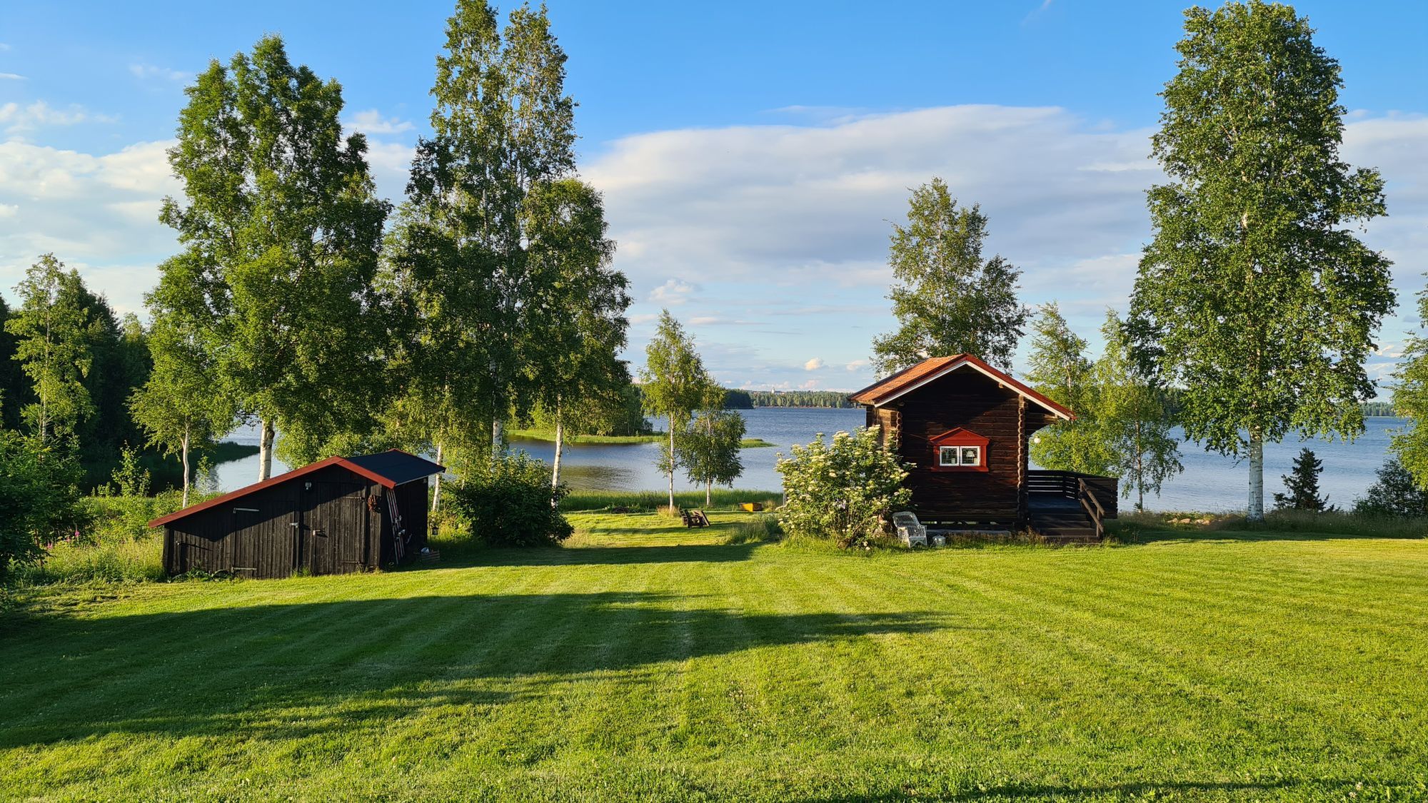 Charmig stuga vid vattnet i Gesunda – bild 4 av 24