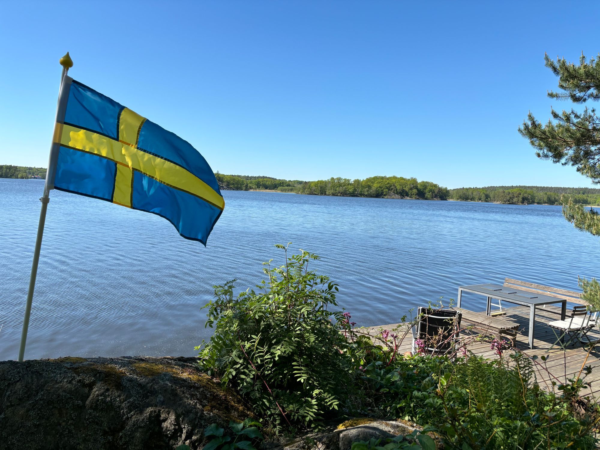2 Sjöstugor med vedeldad bastu vid sjö – bild 2 av 11